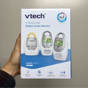 VTech DM221-2 Digital Audio Baby Monitor 2 Parent Units DECT 6.0 
New In Box